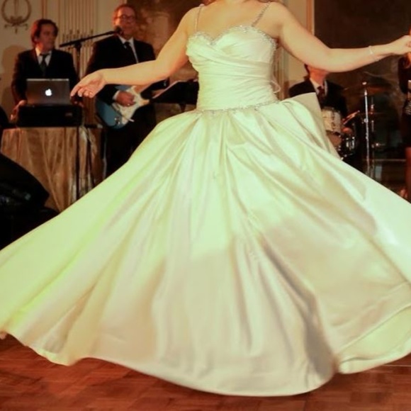 Pnina Tornai Ivory Wedding Dress Ballgown #4167 - Picture 5 of 8